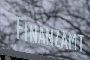 Das Stuttgarter Finanzamt. Bundesweit ist die Zahl der Klagen gegen Steuerbescheide stark gesunken. (Symbolbild)