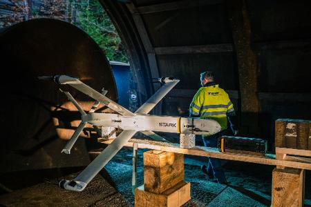 Nach Angaben von Stark Defence wurden mehr als 800 mm Panzerstahl durchdrungen. 