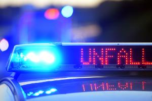 Auf der A44 bei Jülich ist es am Morgen zu einem schweren Verkehrsunfall gekommen (Archivbild).