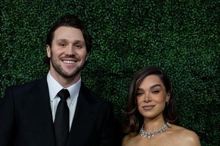 Hailee Steinfeld und Josh Allen