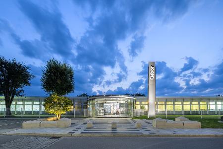  Der in Rosenheim ansässige Schuhhersteller ist vor allem für seine Damenschuhe bekannt. 