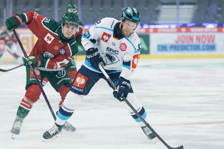 DEL: Ingolstadt verlängert mit Trio um Schmölz