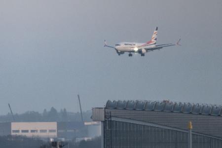Vergangene Woche landete eine Chartermaschine mit geflüchteten Afghaninnen und Afghanen an Bord am Flughafen Berlin-Brandenburg. (Archivbild)