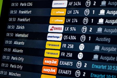 Erst setzte man die Geflüchteten auf Linienflüge via Istanbul. Inzwischen werden jedoch auch Chartermaschinen eingesetzt. (Symbolbild)