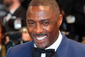 Hinweis auf 007-Job? Idris Elba posiert als James Bond
