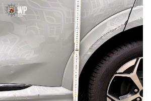 Der Ford Puma wurde auf der Fahrerseite im hinteren Bereich gerammt und beschädigt. Wer hat etwas beobachtet?