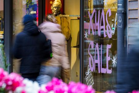 Viele Kunden schauten im Weihnachtsgeschäft stark auf Preise und Rabatte.
