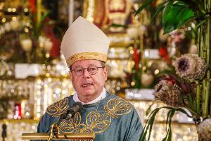 Der Vorsitzende der Deutschen Bischofskonferenz, Georg Bätzing, warnt in seiner Weihnachtspredigt vor "egoistischem Nationalismus". (Archivbild)