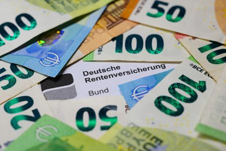Bei der Rente geht es um viel Geld - für die Betroffenen, die Einzahlenden und den Staat. (Archivfoto)