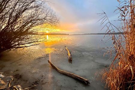 Zum Start in die neue Woche rechnet der DWD vor allem im Süden mit einem Wechselspiel aus Nebel und ansonsten viel Sonnenschein. 
