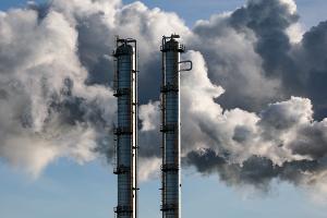 Gut jedes zweite der 100 umsatzstärksten Unternehmen in Deutschland machte von Januar bis September weniger Gewinn. (Symbolbild)