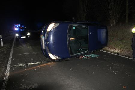 Verunfallter Renault auf der K 1