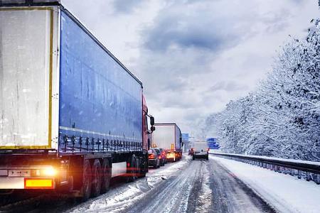 Schnee Winter Straße Autobahn Lkw