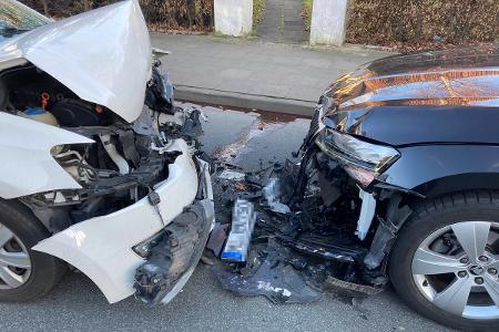 Frontalzusammenstoß