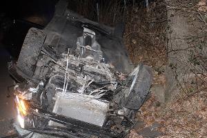 Das Auto überschlug sich. Foto: Polizei Minden-Lübbecke