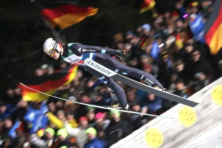 Bei der Domen-Show: Hoffmann fliegt auf das Podest