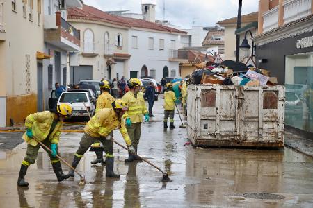 Drei Menschen starben durch Hochwasser nach heftigen Regenfällen in Südspanien.