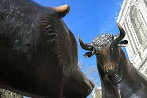 Börse in Frankfurt: Der Dax hat das beste Börsenjahr seit 2019 hingelegt (Archivbild)