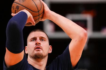Knie überstreckt: Jokic fehlt Nuggets mehrere Wochen