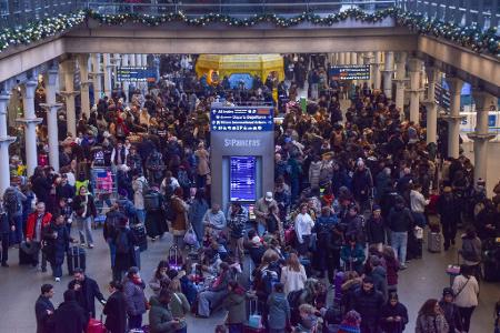 Die vorübergehende Sperrung des Eurotunnels dürfte vielen Menschen die Silvesterpläne durchkreuzt haben.