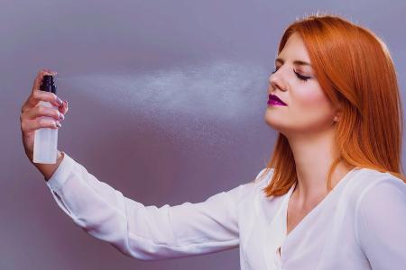 Silvester-Styling: So halten Make-up und Frisur den ganzen Abend