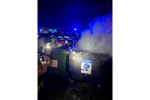 Ein Papiercontainer wird gelöscht