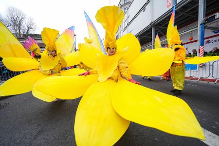 Farbenfrohe Neujahrsparade verwandelt Londons Zentrum in eine Festmeile