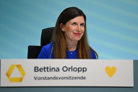 Commerzbank-Chefin Bettina Orlopp ist eine von nur vier Frauen an der Spitze eines Dax-Konzerns. (Archivbild)