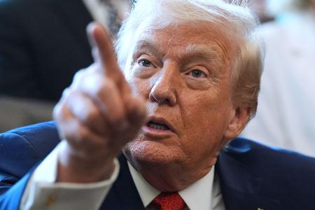 Laut US-Präsident Donald Trump befinden sich Venezuelas Staatschef Maduro und dessen Ehefrau auf einem Schiff in Richtung New York. (Archivfoto)