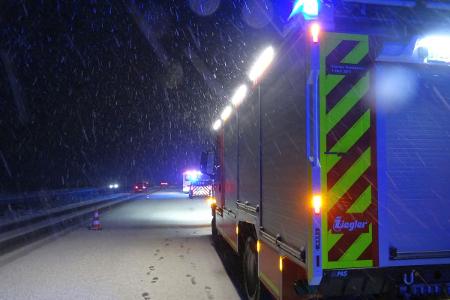 Einsatzfahrzeuge auf der A57