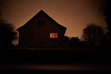 Am dritten Tag des Stromausfalls in Teilen Berlins warten 30.000 Haushalte weiter auf Energie.