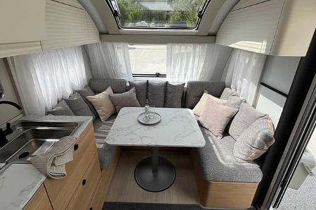 Adria, Wohnwagen, Sitzgruppe