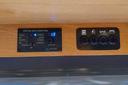 Dethleffs E.home Eco Wohnmobil-Studie E-Camper Kontrollpanel