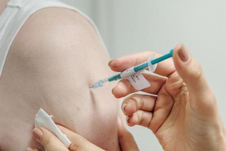 Kinder in den USA sollen nach dem Willen der US-Regierung künftig weniger Impfungen erhalten. (Symbolbild)