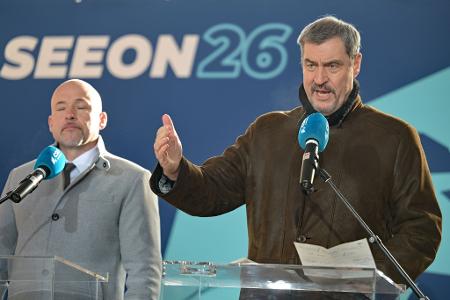 CSU-Chef Söder und Landesgruppenchef Hoffmann (links) fordern wie CDU-Chef Merz eine klare Priorität der Regierungsarbeit auf Wirtschaftswachstum. 