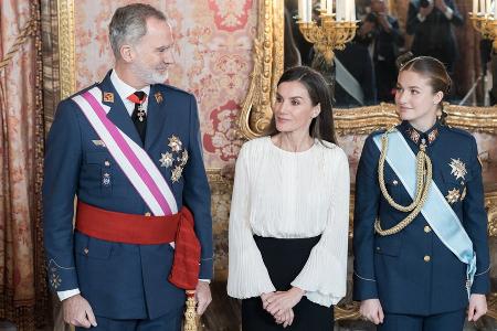 Leonor in Uniform: Spanische Royals begehen Dreikönigstag