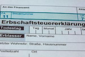 Die Erbschaftssteuer droht mal wieder zum Zankapfel zu werden. (Illustration)
