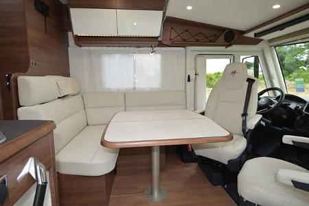 f_Rapido-850F_Sitzgruppe