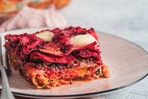 Farbe auf dem Teller: Gesunde Regenbogen-Lasagne