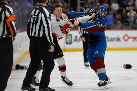 Stützle lässt die Fäuste fliegen: 