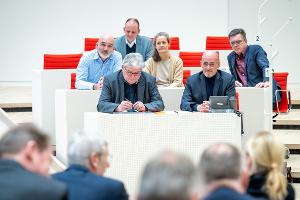 Die BSW-Landtagsfraktion hat nach dem Bruch der SPD/BSW-Koalition mit der AfD für eine Neuwahl gestimmt - der AfD-Antrag scheiterte aber.