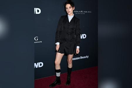Kristen Stewart setzt punkiges Statement in Schwarz-Weiß