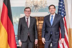 Beim Gespräch von Außenminister Johann Wadephul (l., CDU) mit seinem US-Kollegen Marco Rubio geht es auch um die Drohungen von US-Präsident Donald Trump gegen Grönland.