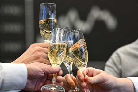 Jeder Fünfte in Deutschland investiert an der Börse. (Archivbild)