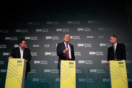 Die Landwirtschaft steht zu Beginn der Agrarmesse Grüne Woche unter Druck.