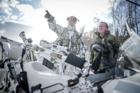 Pistorius bei Gebirgsjägerübung im Hohen Norden