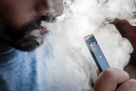 Gesundheitsexperten warnen vor Gefahren von E-Zigaretten. (Symbolbild)