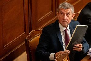 Ein Gericht hat einen Rentner verurteilt, der den jetzigen tschechischen Regierungschef Andrej Babis im Wahlkampf attackiert hatte. (Archivbild)