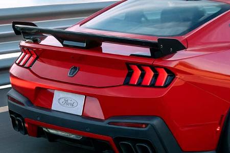 Ford Mustang Dark Horse SC