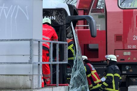 Am Hamburger Hafen hat sich ein schwerer Unfall ereignet.